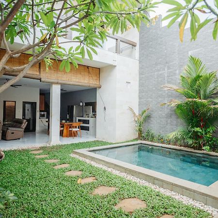 Villa Lora: Retreat For Tranquility And Bliss Sanur Kültér fotó